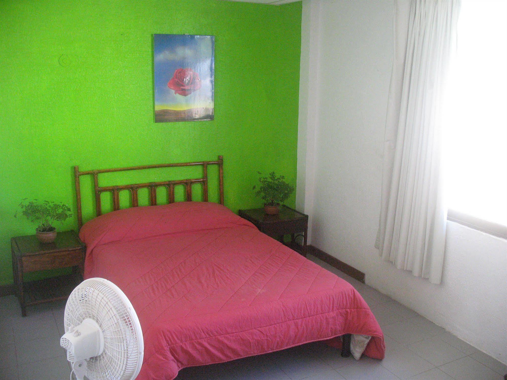 Hostel Mundo Maya Cancun Exterior photo